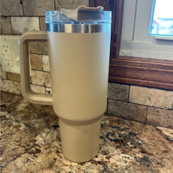 Stanley Beige Travel Mug with Handle - Picture 2 of 3